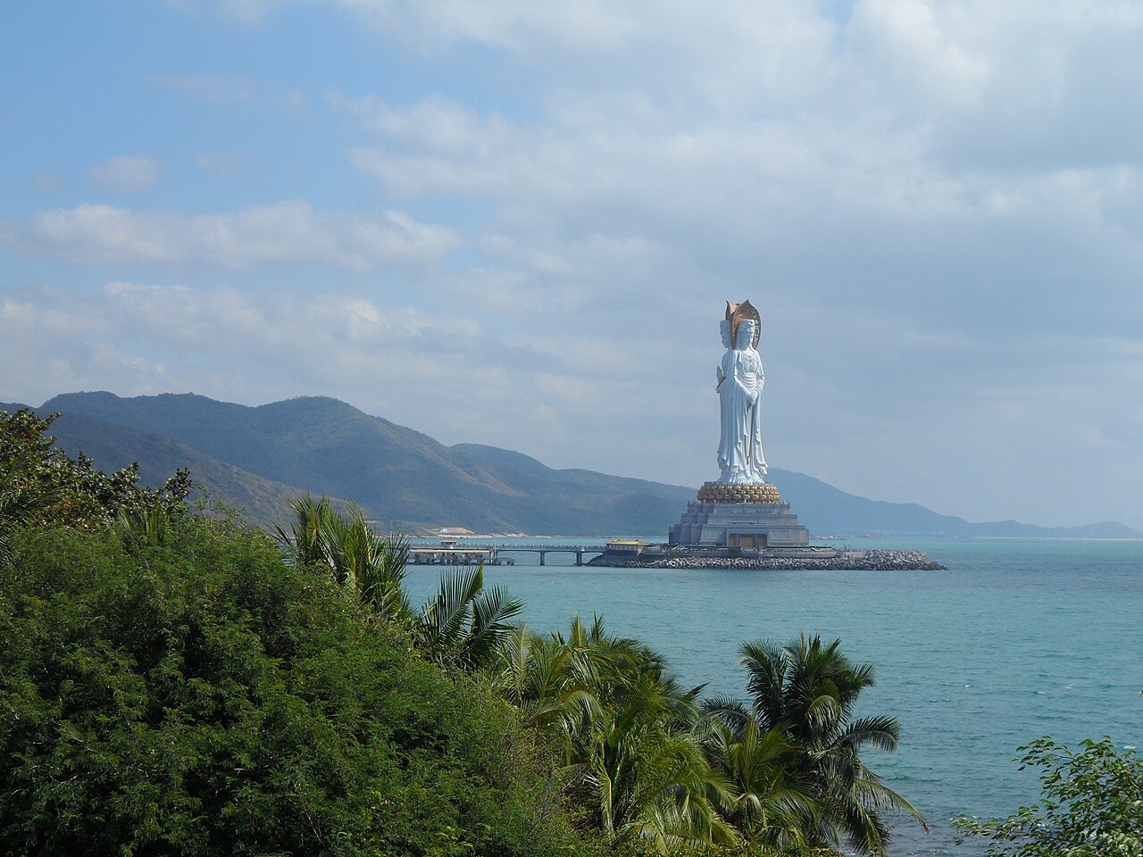 三亚南山海上观音像